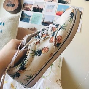 Pineapple vans
